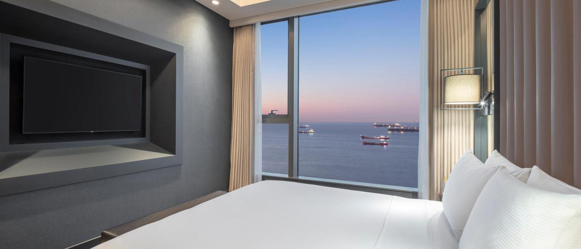 Hilton Istanbul Bakirkoy Hotel Luaran gambar A bedroom at the hotel