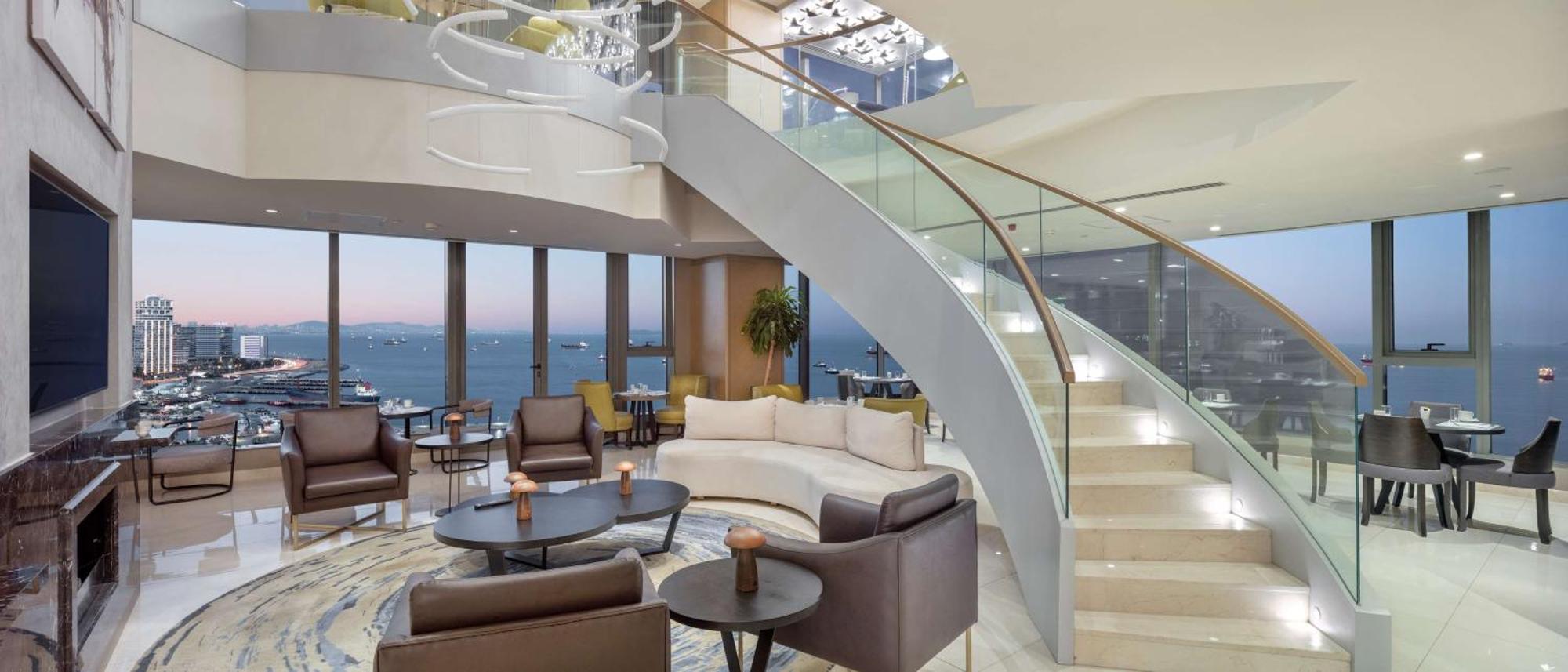 Hilton Istanbul Bakirkoy Hotel Luaran gambar The Sky Lounge