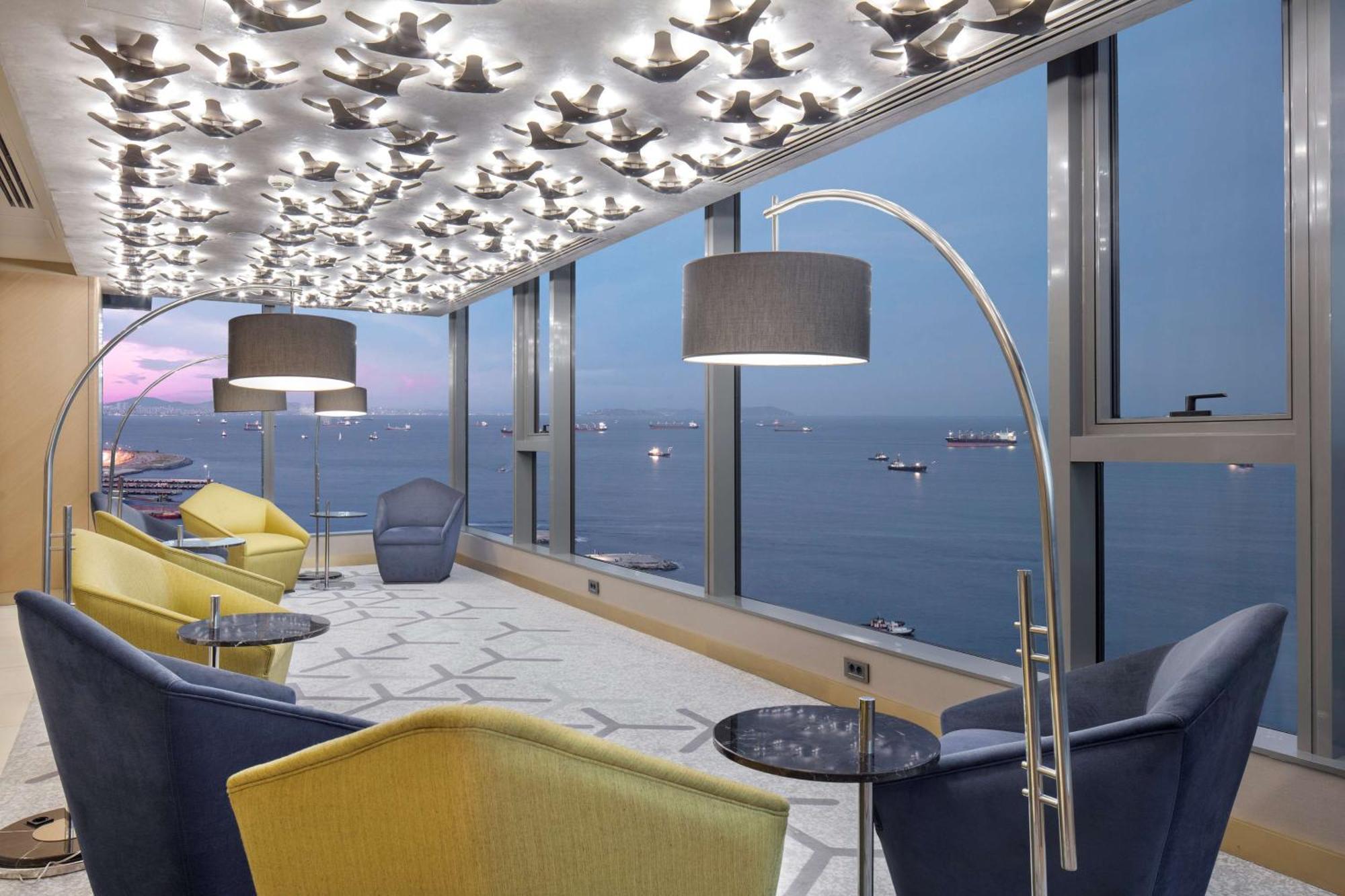 Hilton Istanbul Bakirkoy Hotel Luaran gambar The Club at Changi Airport